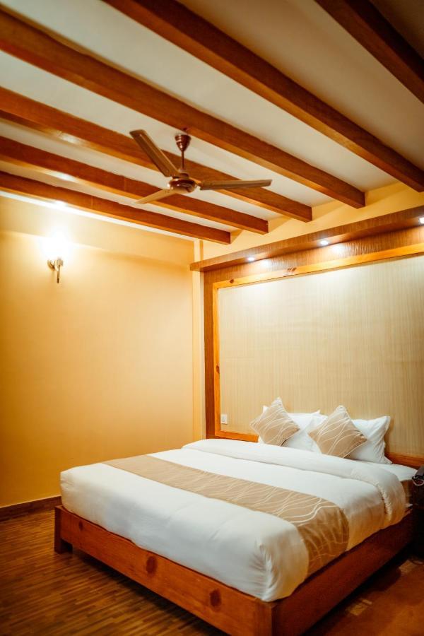 Paradise Boutique Hotel Pokhara Exterior photo