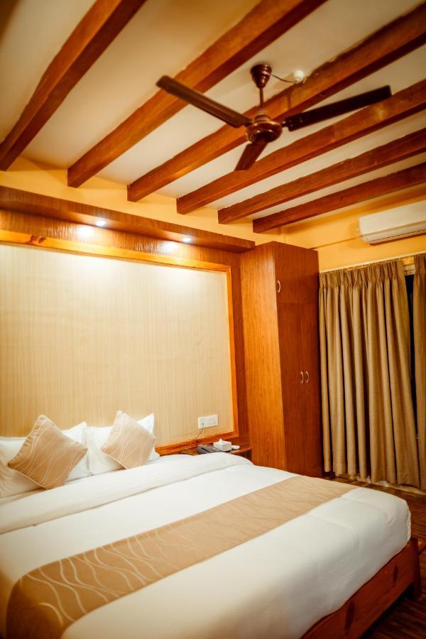 Paradise Boutique Hotel Pokhara Exterior photo