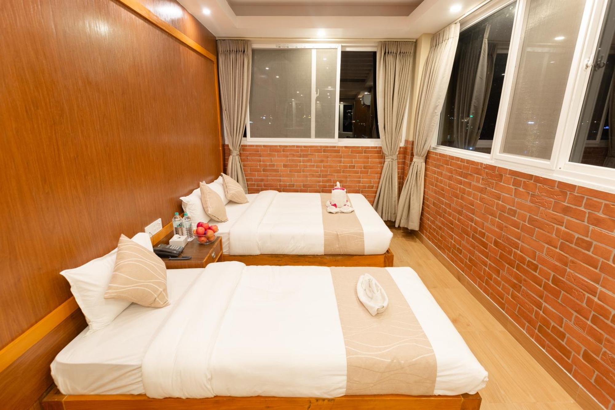Paradise Boutique Hotel Pokhara Exterior photo