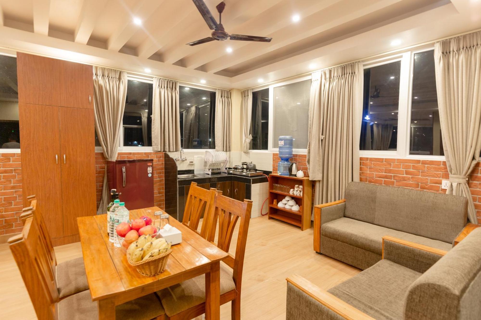 Paradise Boutique Hotel Pokhara Exterior photo