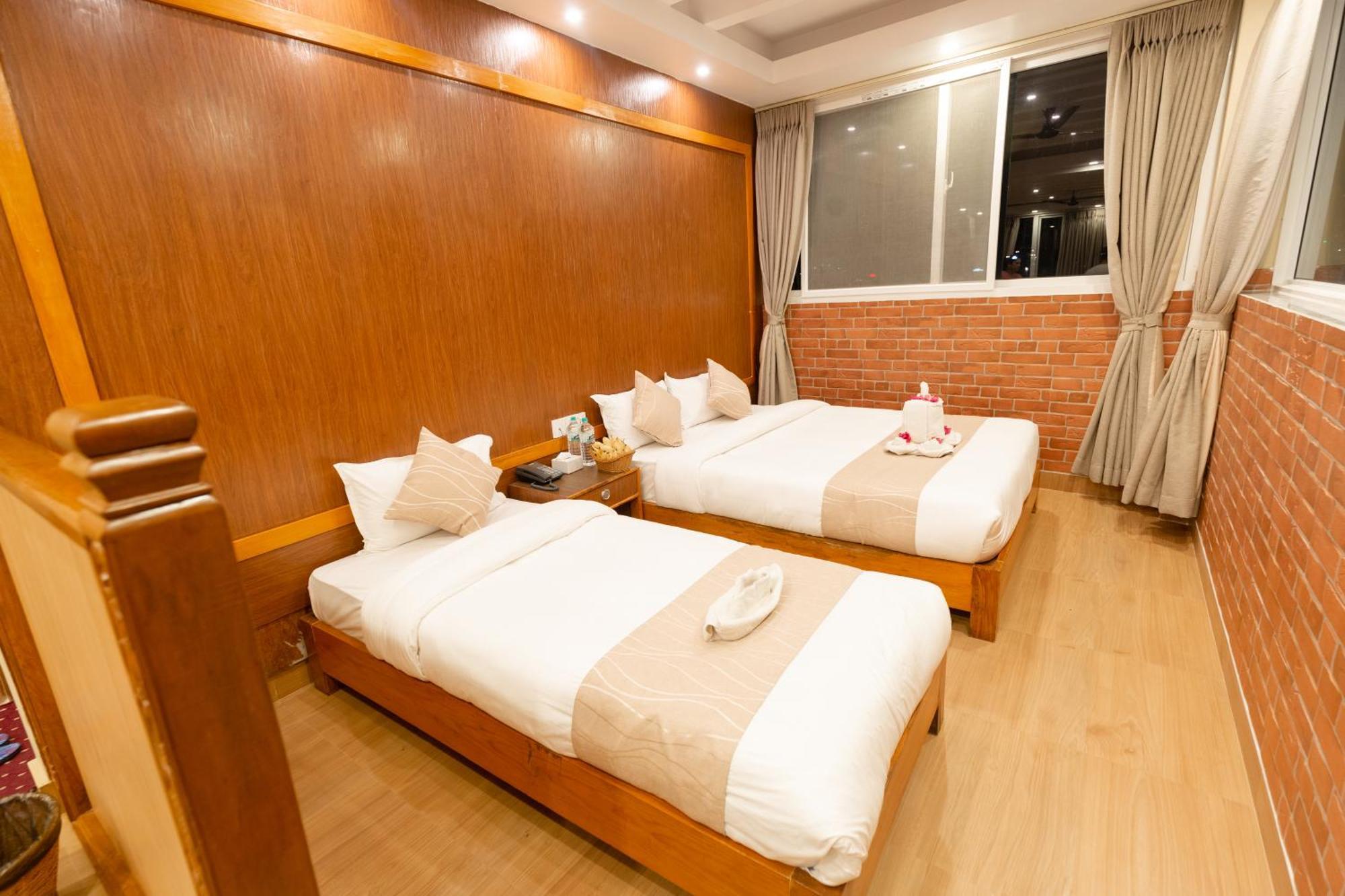 Paradise Boutique Hotel Pokhara Exterior photo