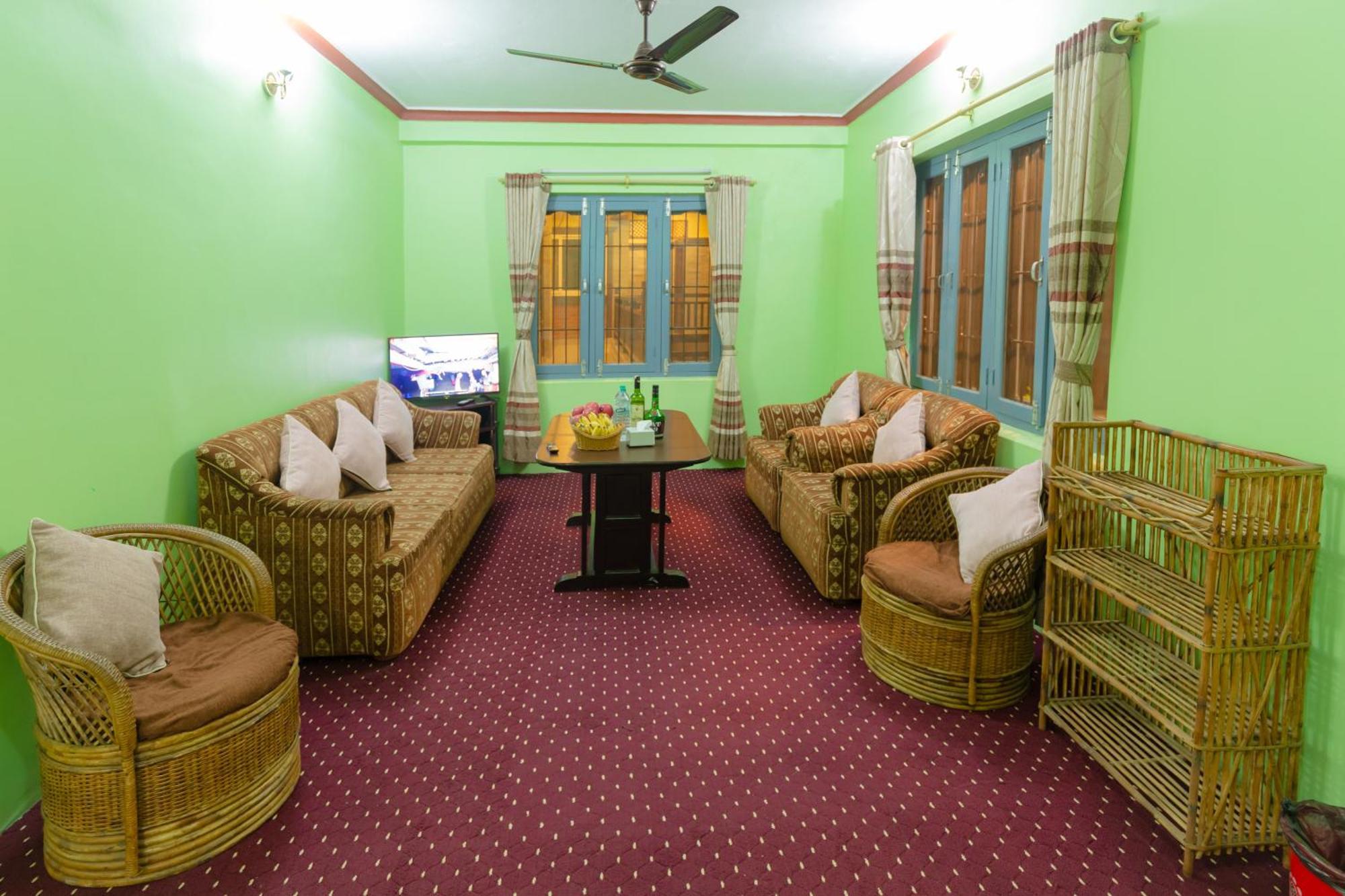 Paradise Boutique Hotel Pokhara Exterior photo